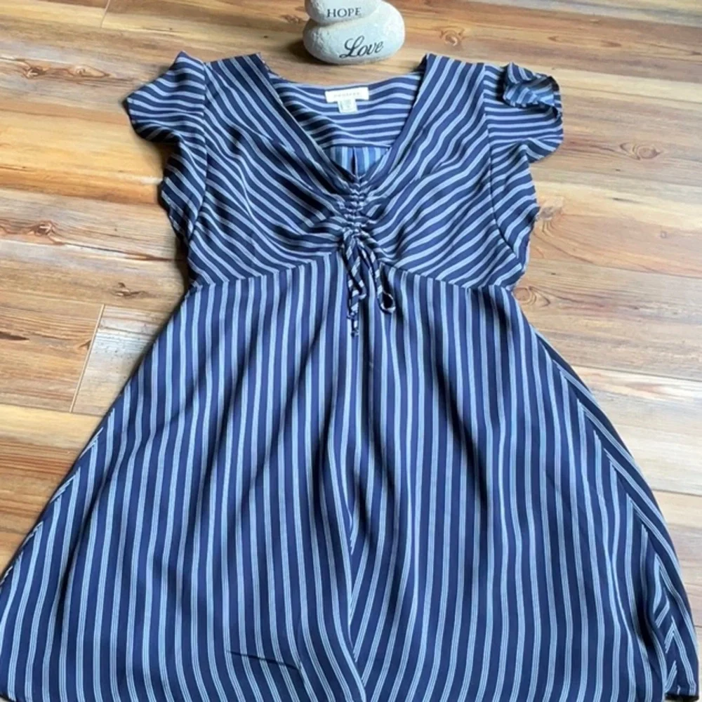 💖Monteau v neck navy blue pin stripe summer dress - Picture 2 of 4
